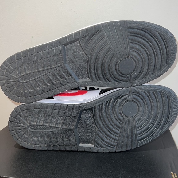 Mens Air Jordan 1 Mid - Picture 6 of 10